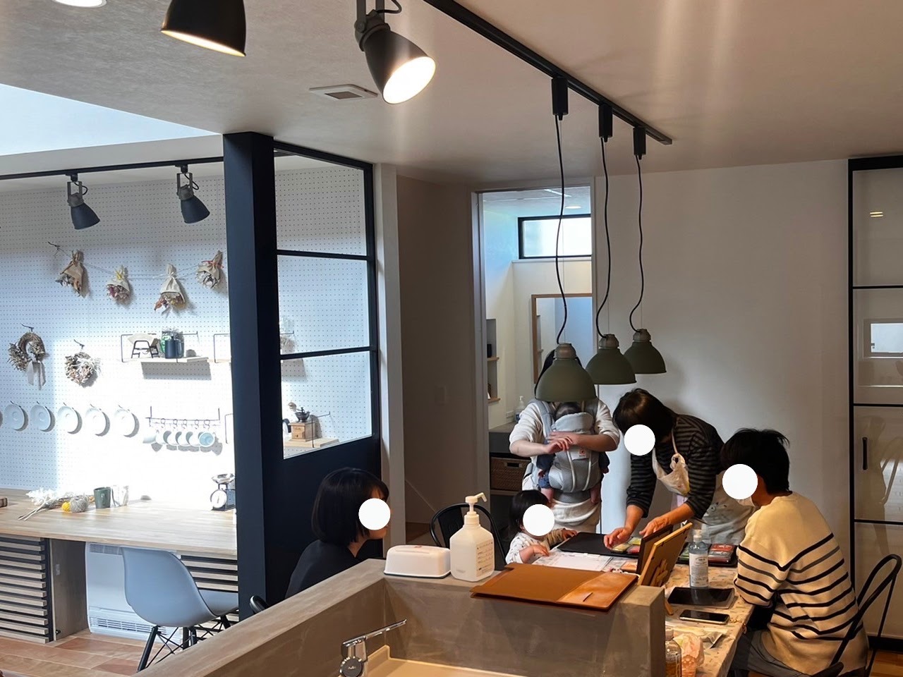 街角モデル展開中