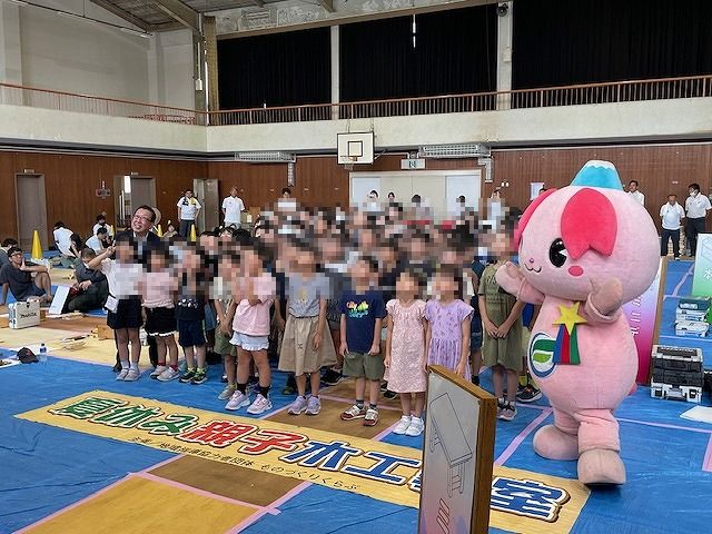 夏休み親子木工教室と１０周年のお祝い